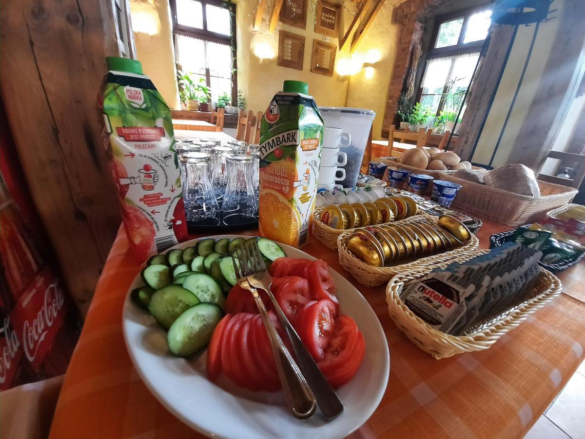 Gosciniec Pod Lipa Bed & Breakfast ชกลาร์สกา ปอเรมบา ภายนอก รูปภาพ