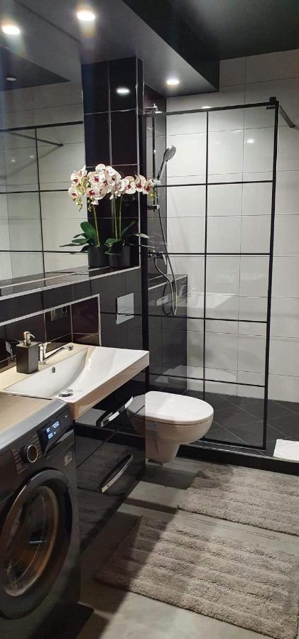 Gosciniec Pod Lipa Bed & Breakfast ชกลาร์สกา ปอเรมบา ภายนอก รูปภาพ