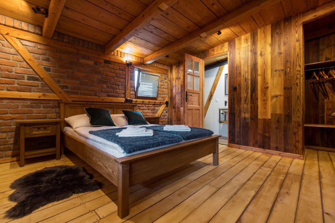 Gosciniec Pod Lipa Bed & Breakfast ชกลาร์สกา ปอเรมบา ภายนอก รูปภาพ