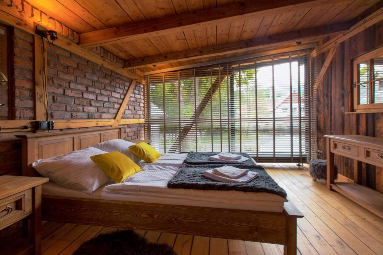 Gosciniec Pod Lipa Bed & Breakfast ชกลาร์สกา ปอเรมบา ภายนอก รูปภาพ