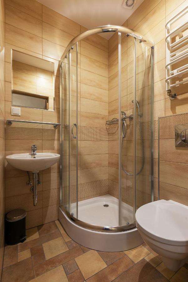 Gosciniec Pod Lipa Bed & Breakfast ชกลาร์สกา ปอเรมบา ภายนอก รูปภาพ