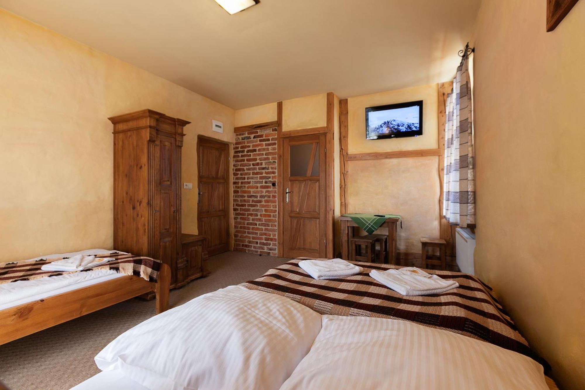 Gosciniec Pod Lipa Bed & Breakfast ชกลาร์สกา ปอเรมบา ภายนอก รูปภาพ