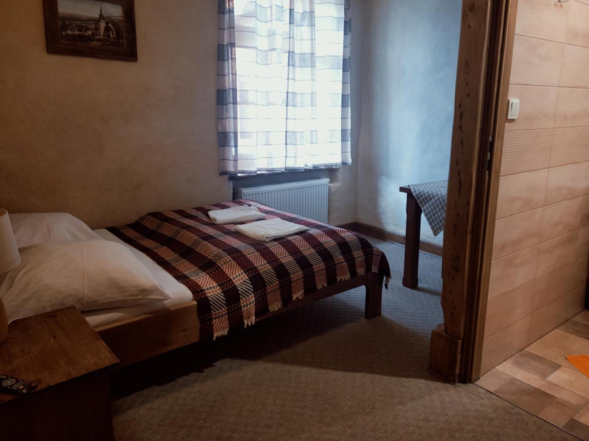 Gosciniec Pod Lipa Bed & Breakfast ชกลาร์สกา ปอเรมบา ห้อง รูปภาพ