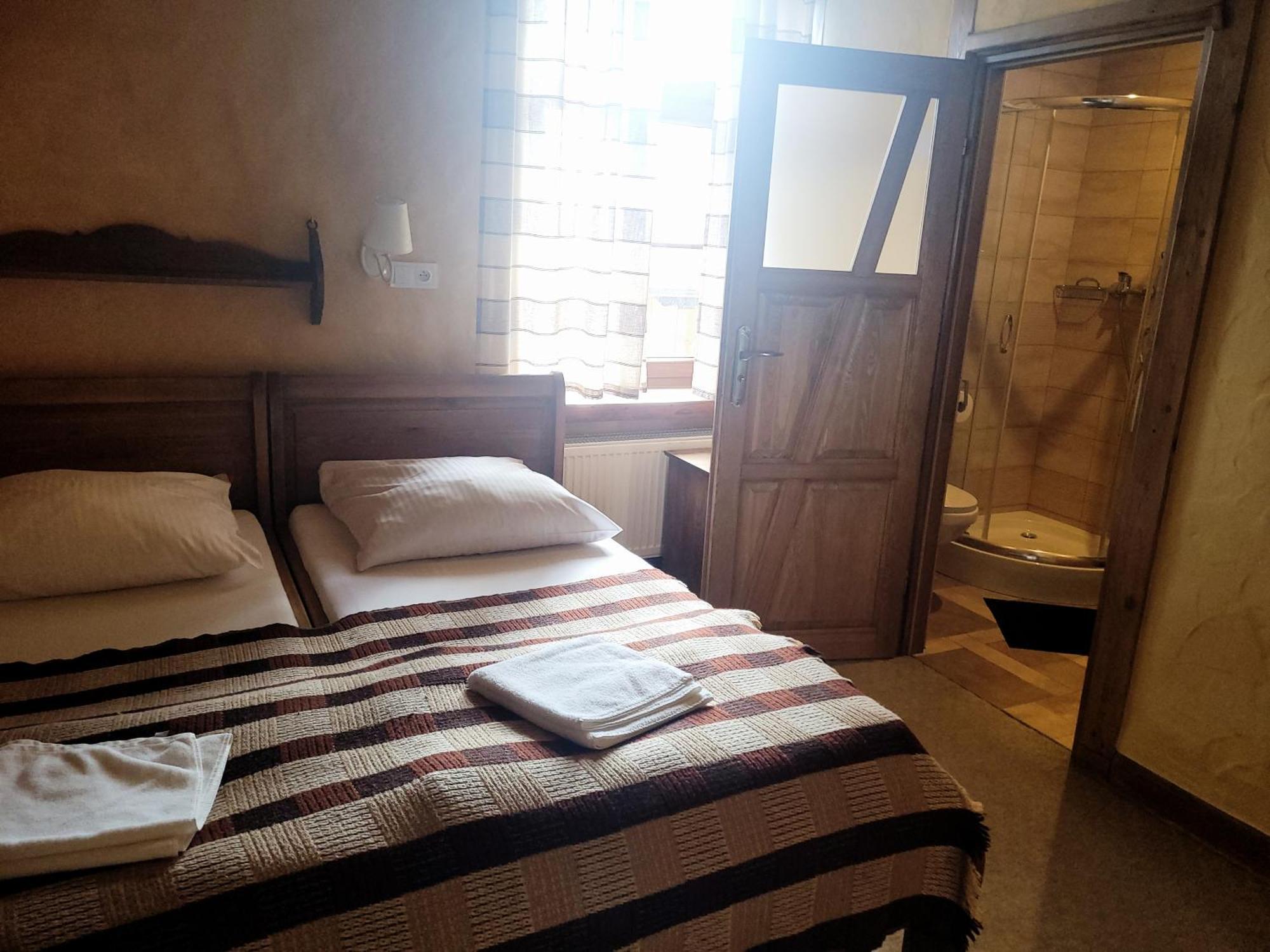 Gosciniec Pod Lipa Bed & Breakfast ชกลาร์สกา ปอเรมบา ห้อง รูปภาพ