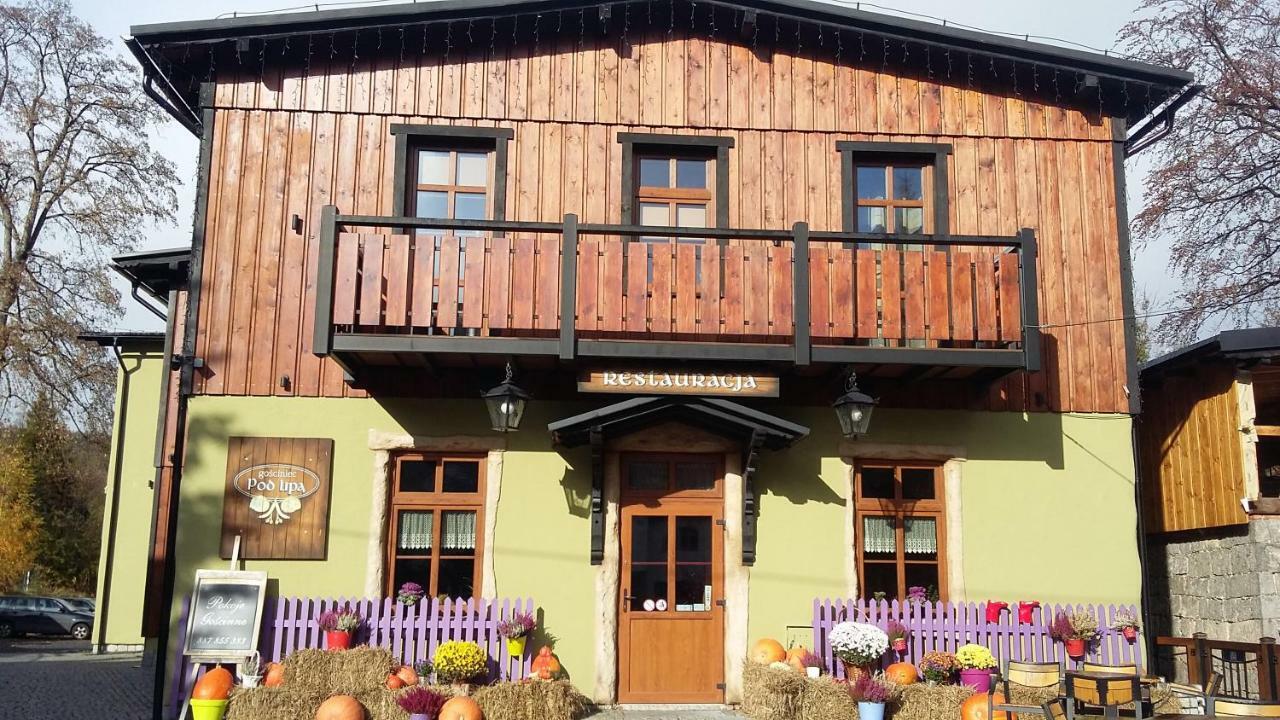 Gosciniec Pod Lipa Bed & Breakfast ชกลาร์สกา ปอเรมบา ภายนอก รูปภาพ